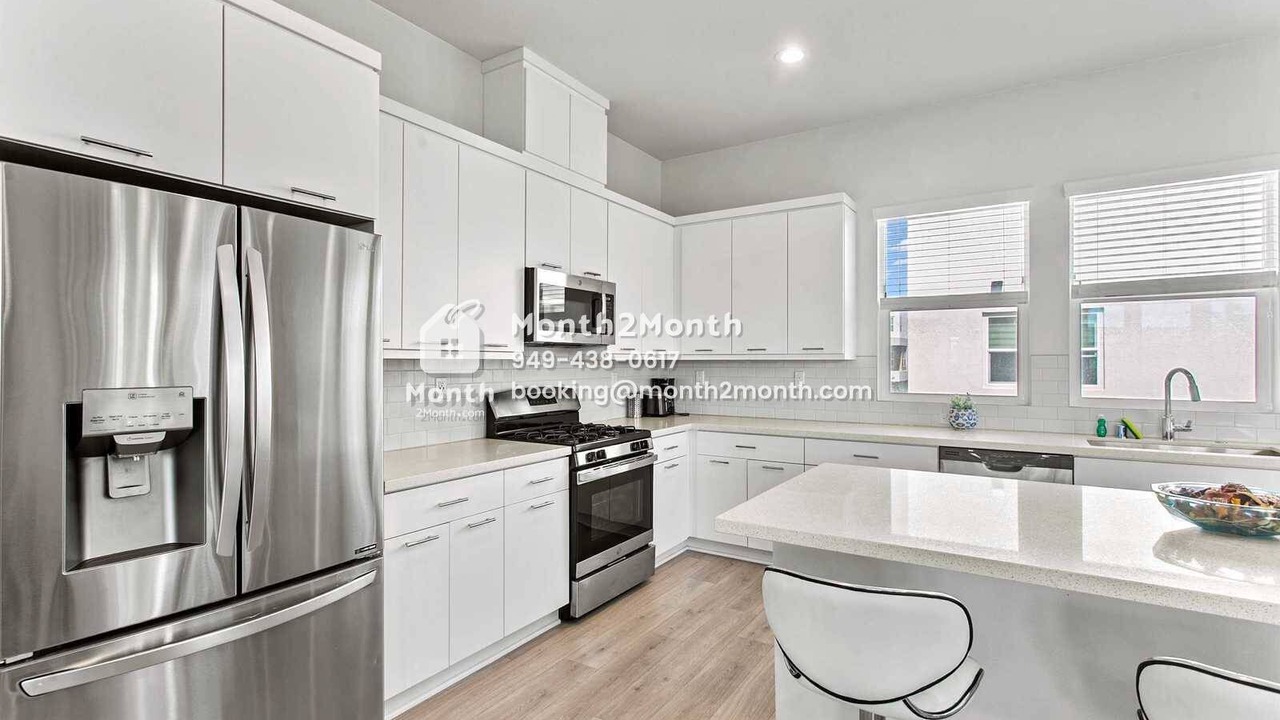 Photo of Kitchen in Platinum Triangle