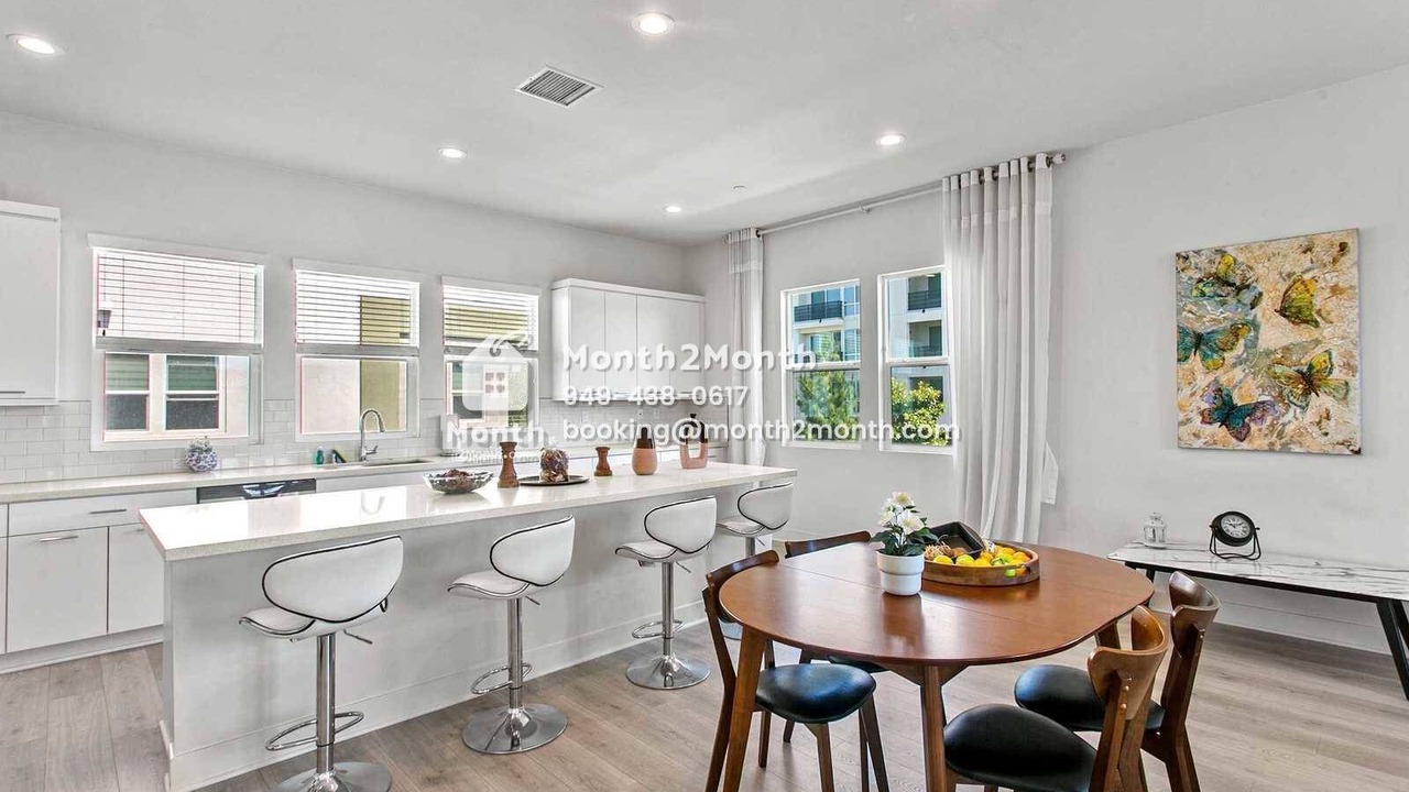 Photo of Kitchen in Platinum Triangle