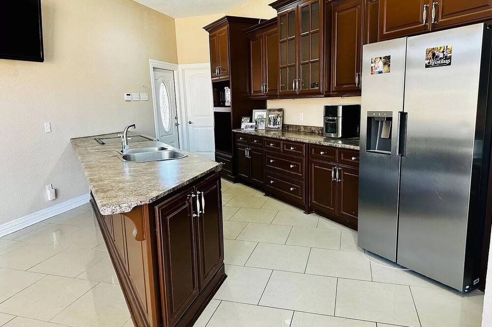 Photo of Kitchen in Whitehouse
