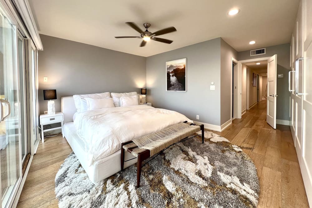 Photo of Bedroom in Eastern Malibu