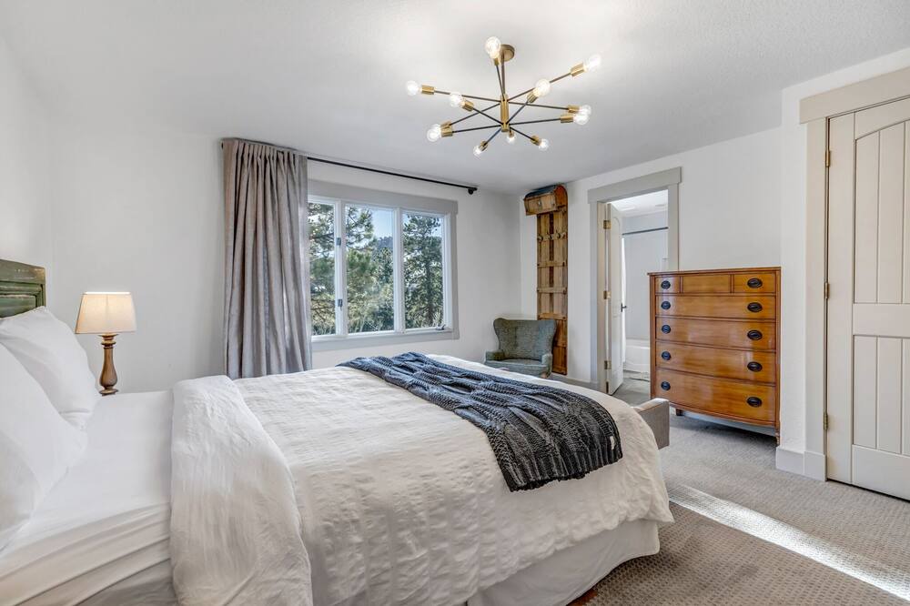 Photo of Bedroom in Mount Vernon