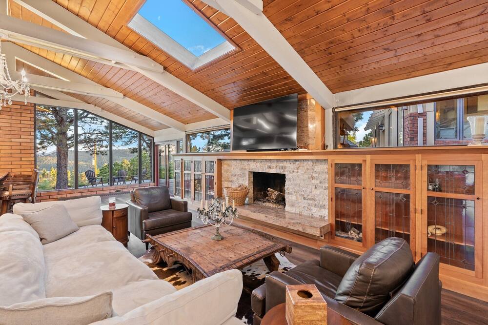 Photo of Livingroom in Golden