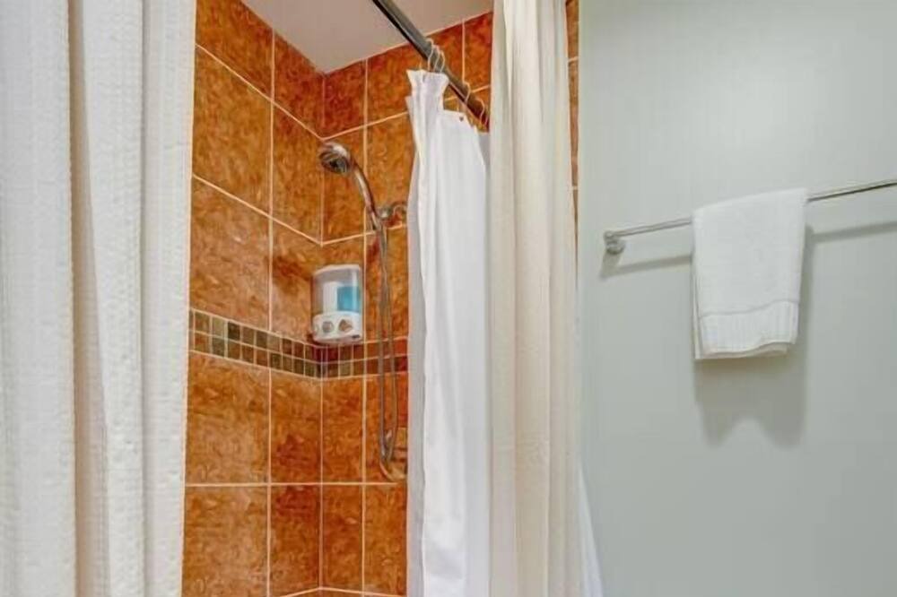 Photo of Bathroom in North Capitol