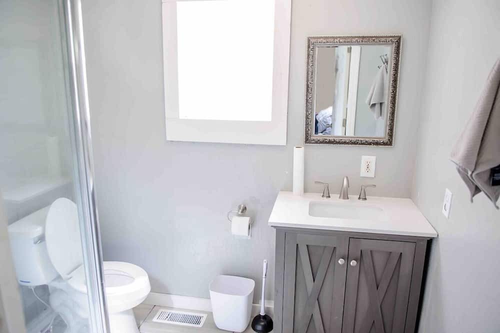 Photo of Bathroom in Helenwood