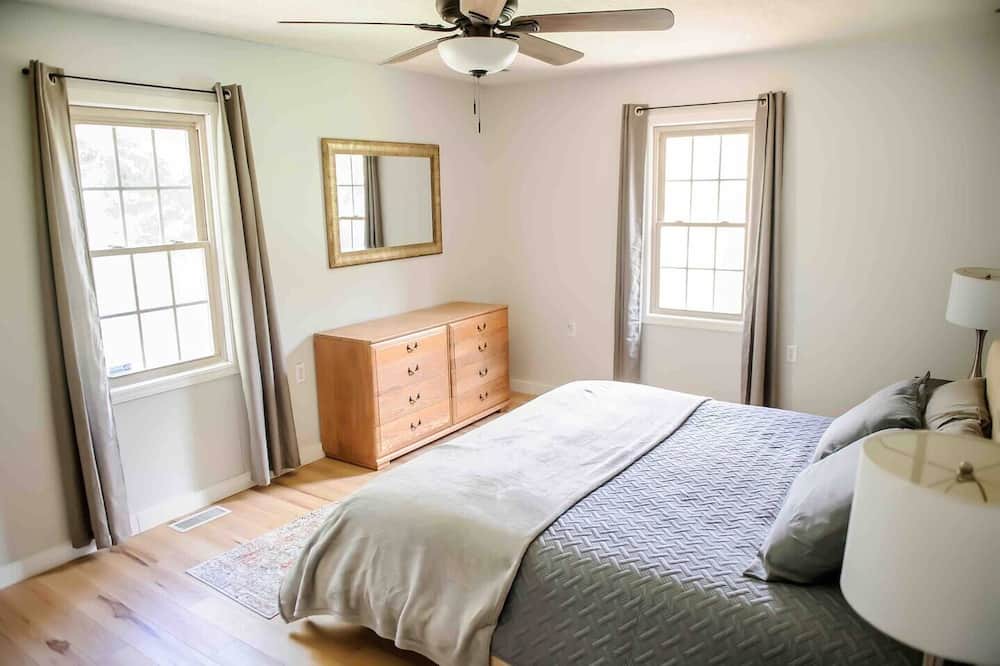 Photo of Bedroom in Helenwood