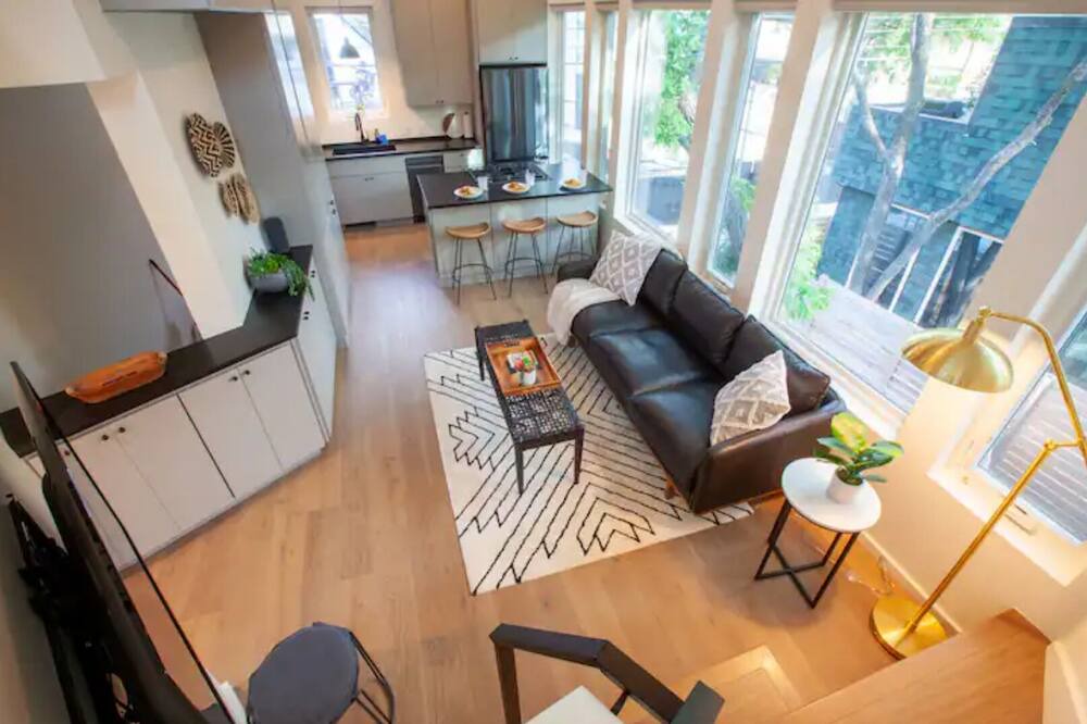 Photo of Livingroom in North Loop