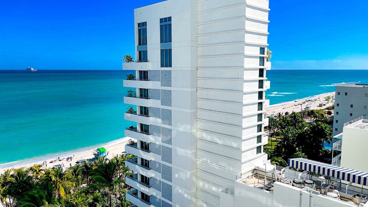 Photo of Patio Balcony in Mid Beach