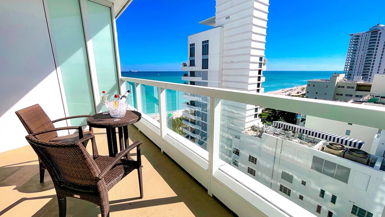 Photo of Patio Balcony in Mid Beach