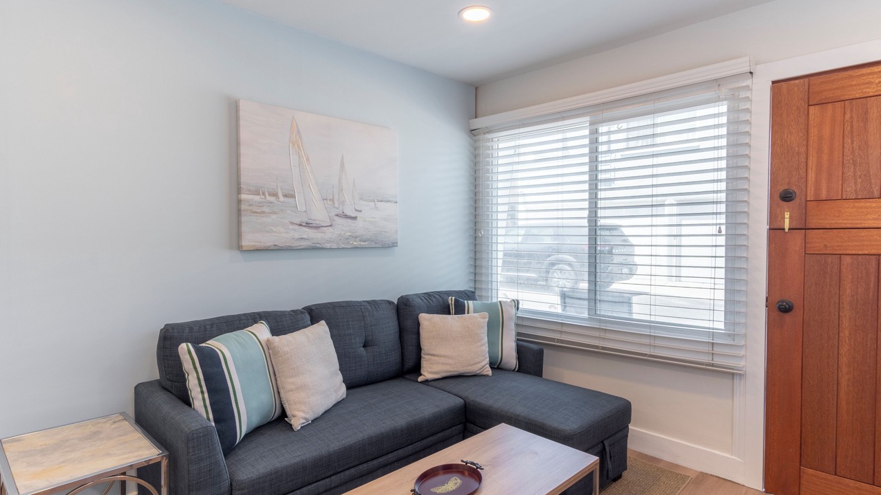 Photo of Livingroom in Old Towne
