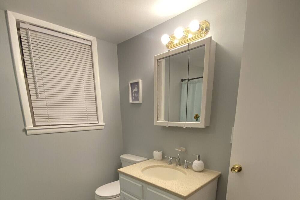 Photo of Bathroom in Charlotte Park
