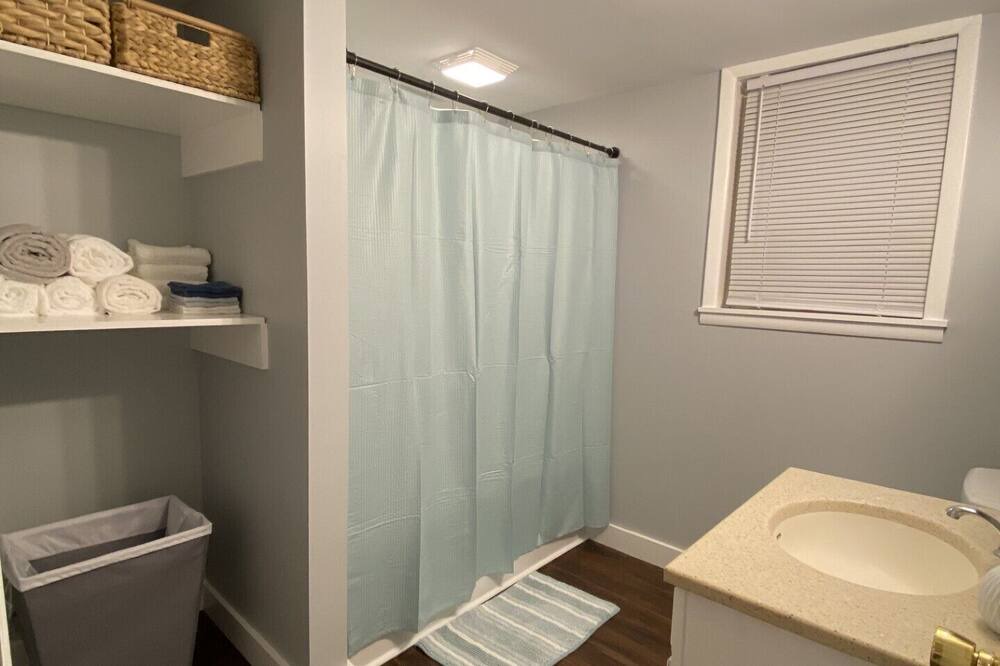 Photo of Bathroom in Charlotte Park