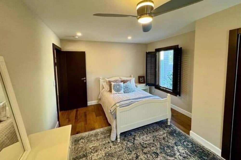 Photo of Bedroom in East Boulder