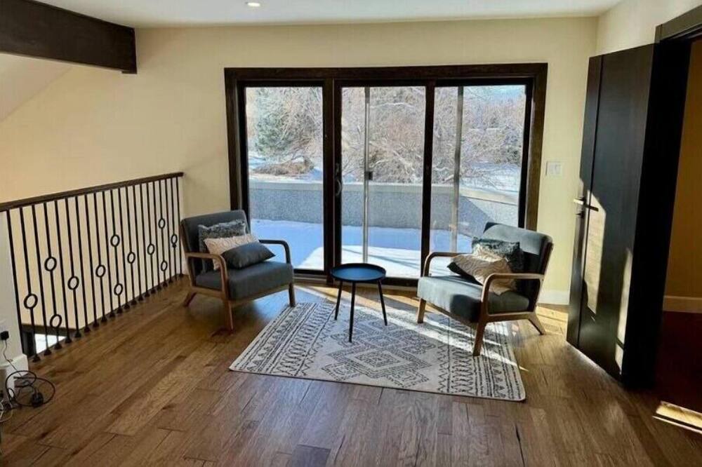 Photo of Livingroom in East Boulder