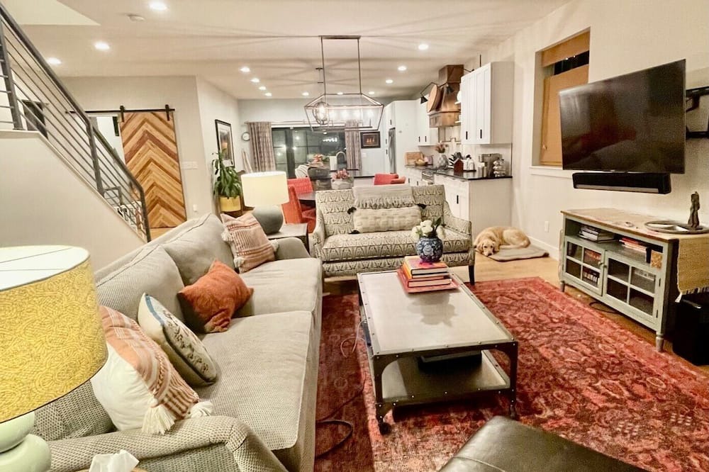 Photo of Livingroom in Sloan Lake