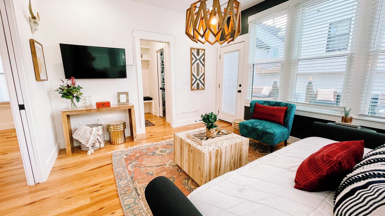 Photo of Livingroom in Cleveland Park