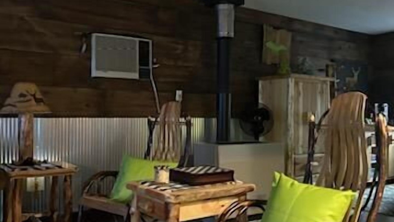 Photo of Livingroom in Wetmore