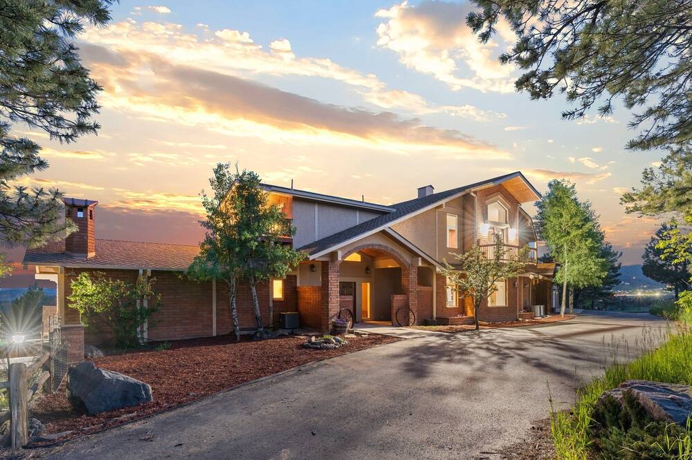 Photo of Outdoor in Golden