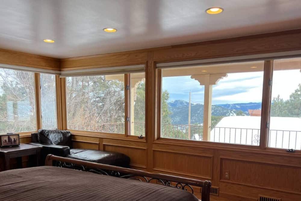 Photo of Bedroom in Golden