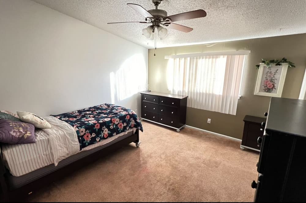 Photo of Bedroom in Uptown