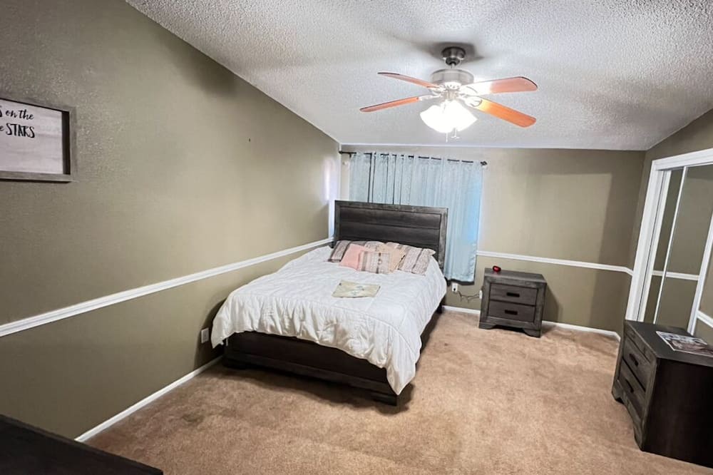 Photo of Bedroom in Uptown