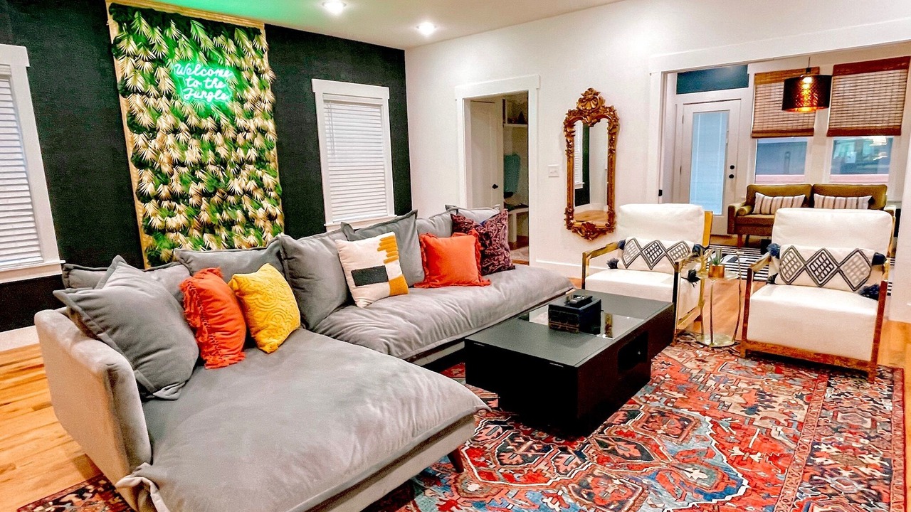 Photo of Livingroom in Cleveland Park