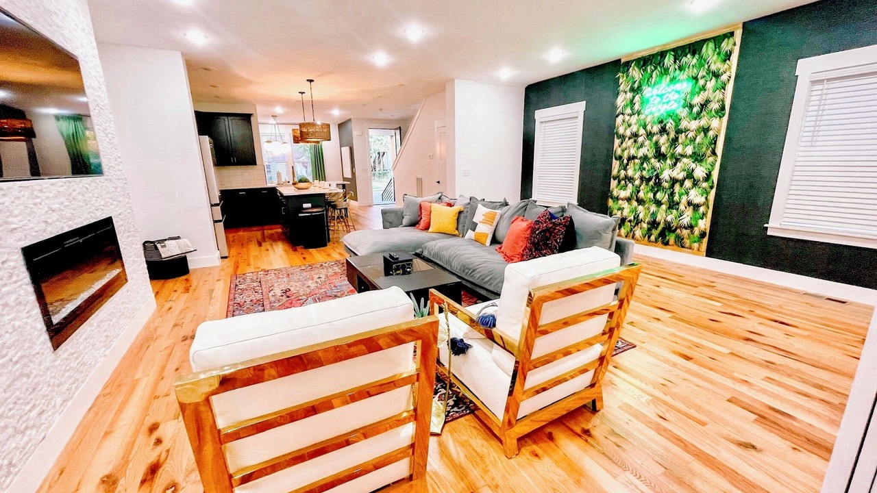 Photo of Livingroom in Cleveland Park