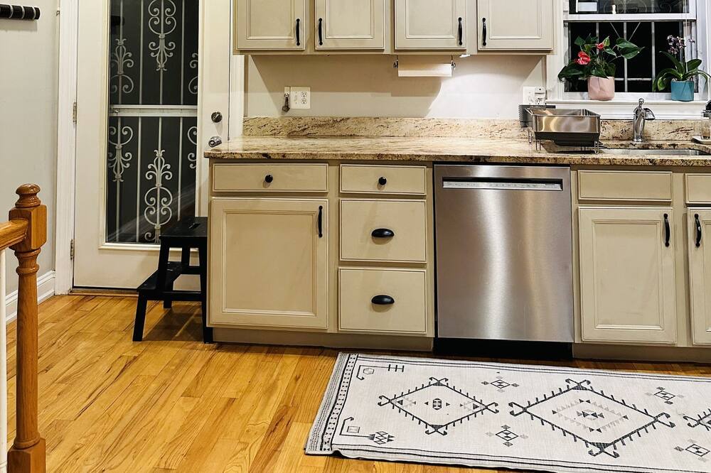 Photo of Kitchen in Graduate Hospital