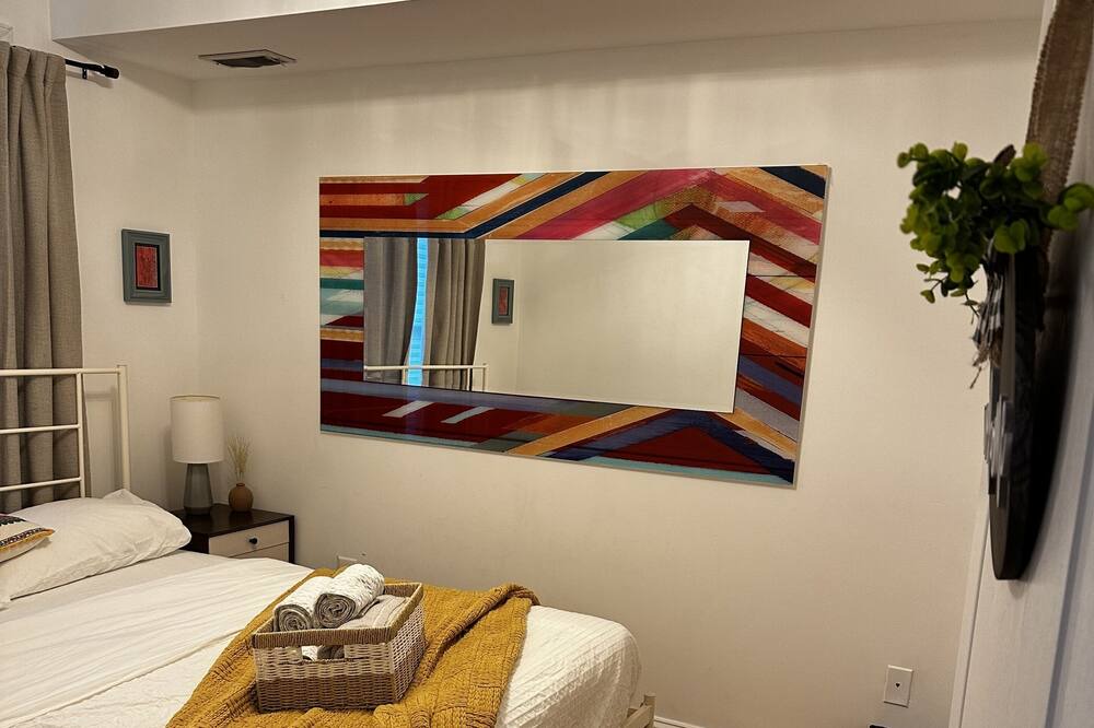 Photo of Bedroom in Graduate Hospital