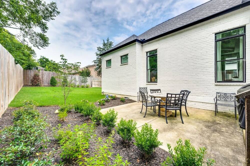 Photo of Patio Balcony in Green Hills