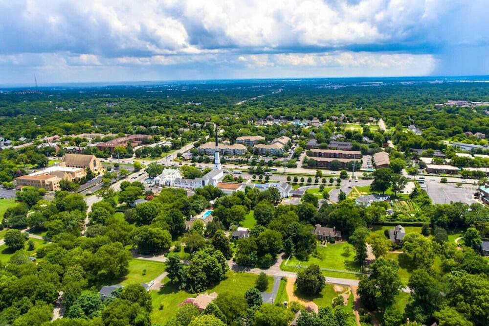 Photo of Outdoor in Green Hills