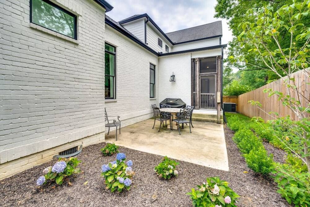 Photo of Patio Balcony in Green Hills