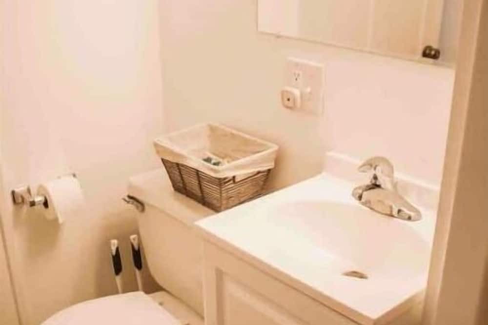 Photo of Bathroom in Elyria