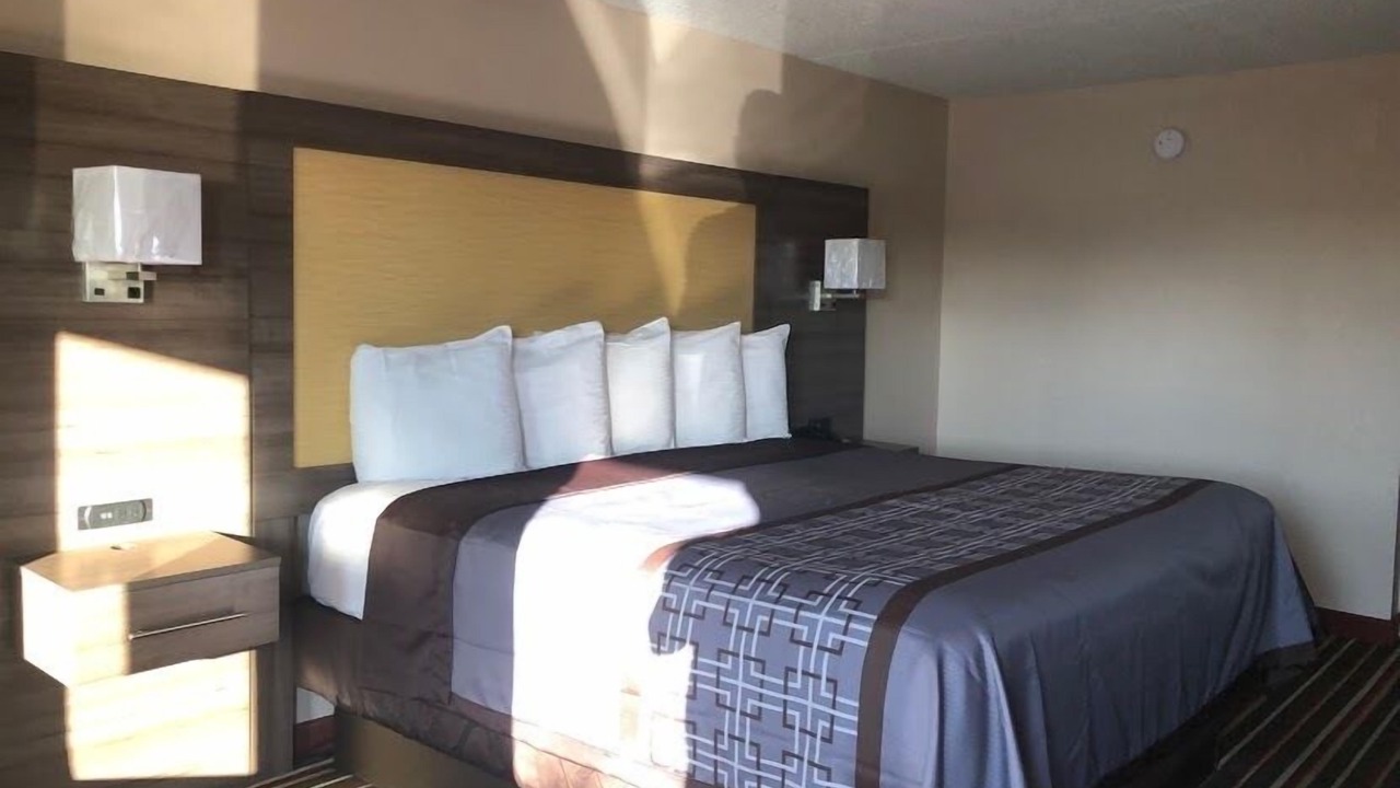Photo of Bedroom in Gallatin
