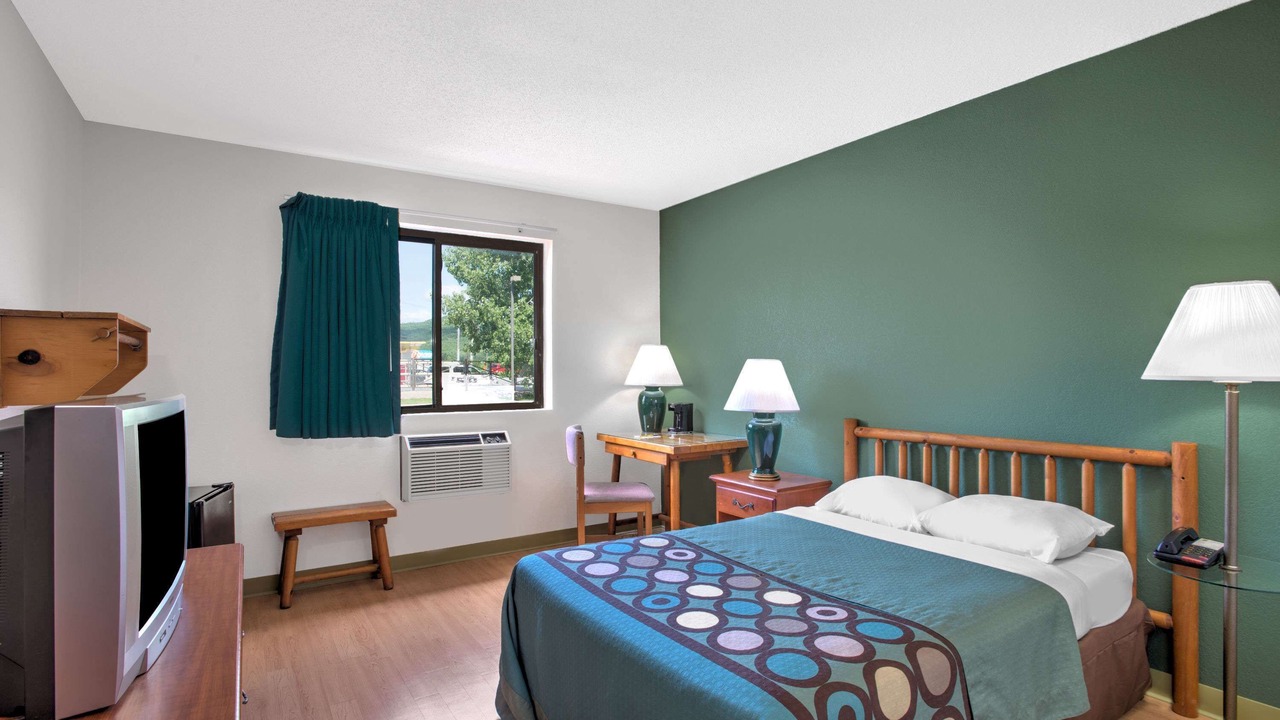 Photo of Bedroom in North Lake George
