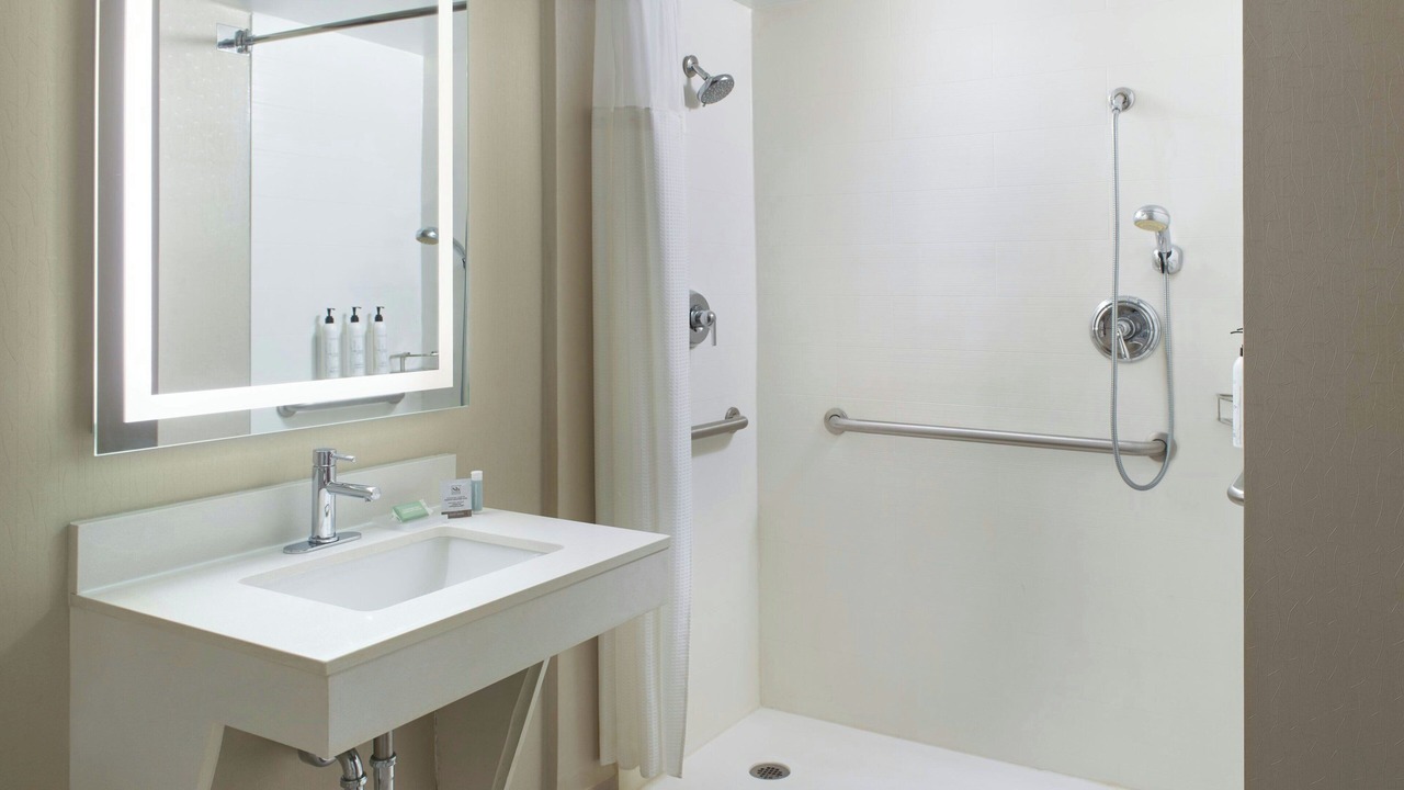 Photo of Bathroom in Music Row