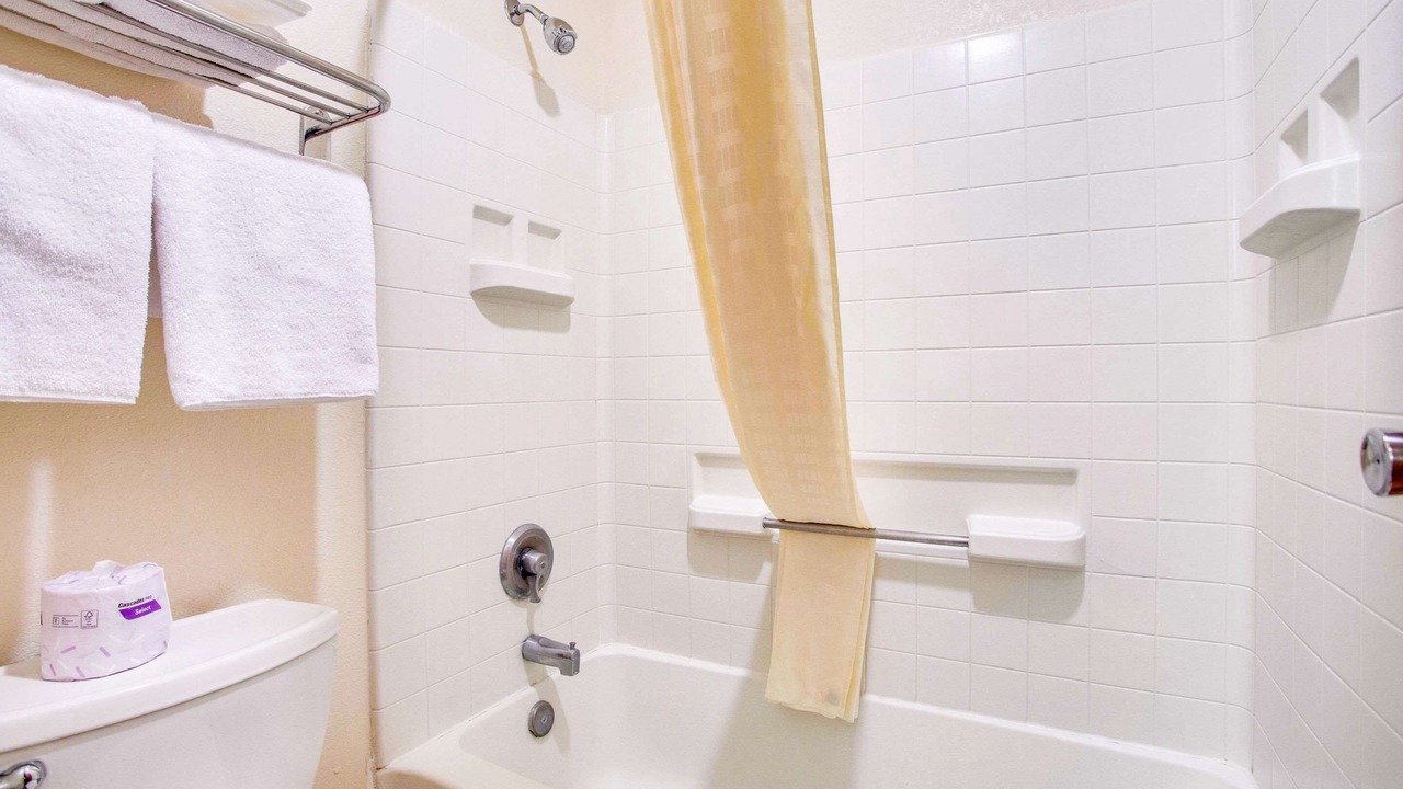 Photo of Bathroom in Princess Jeanne