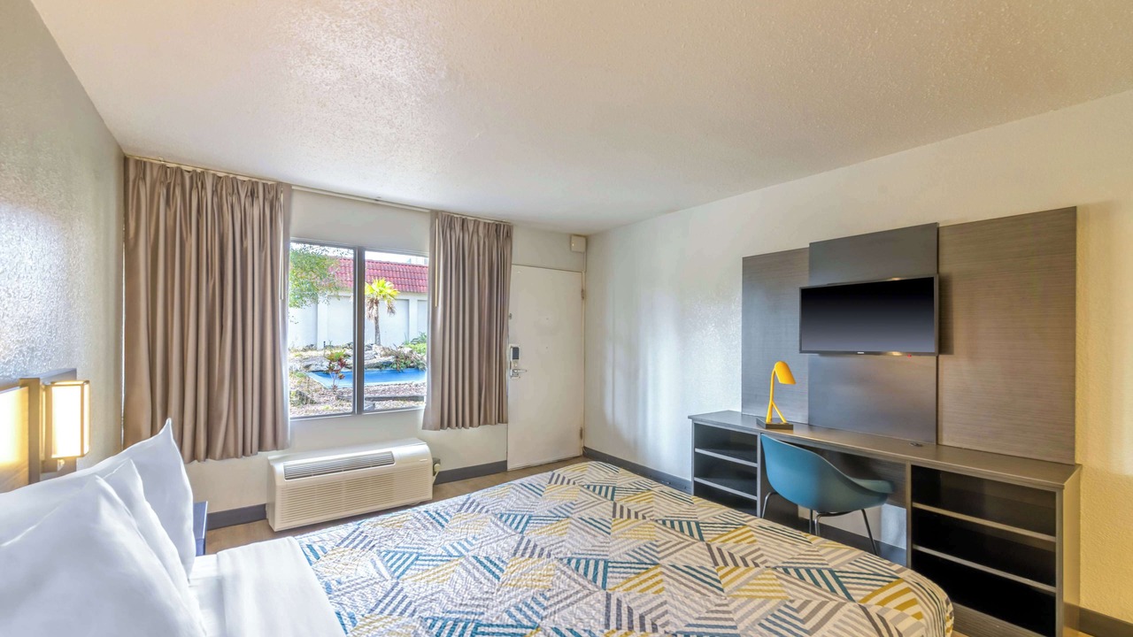 Photo of Bedroom in Weeki Wachee