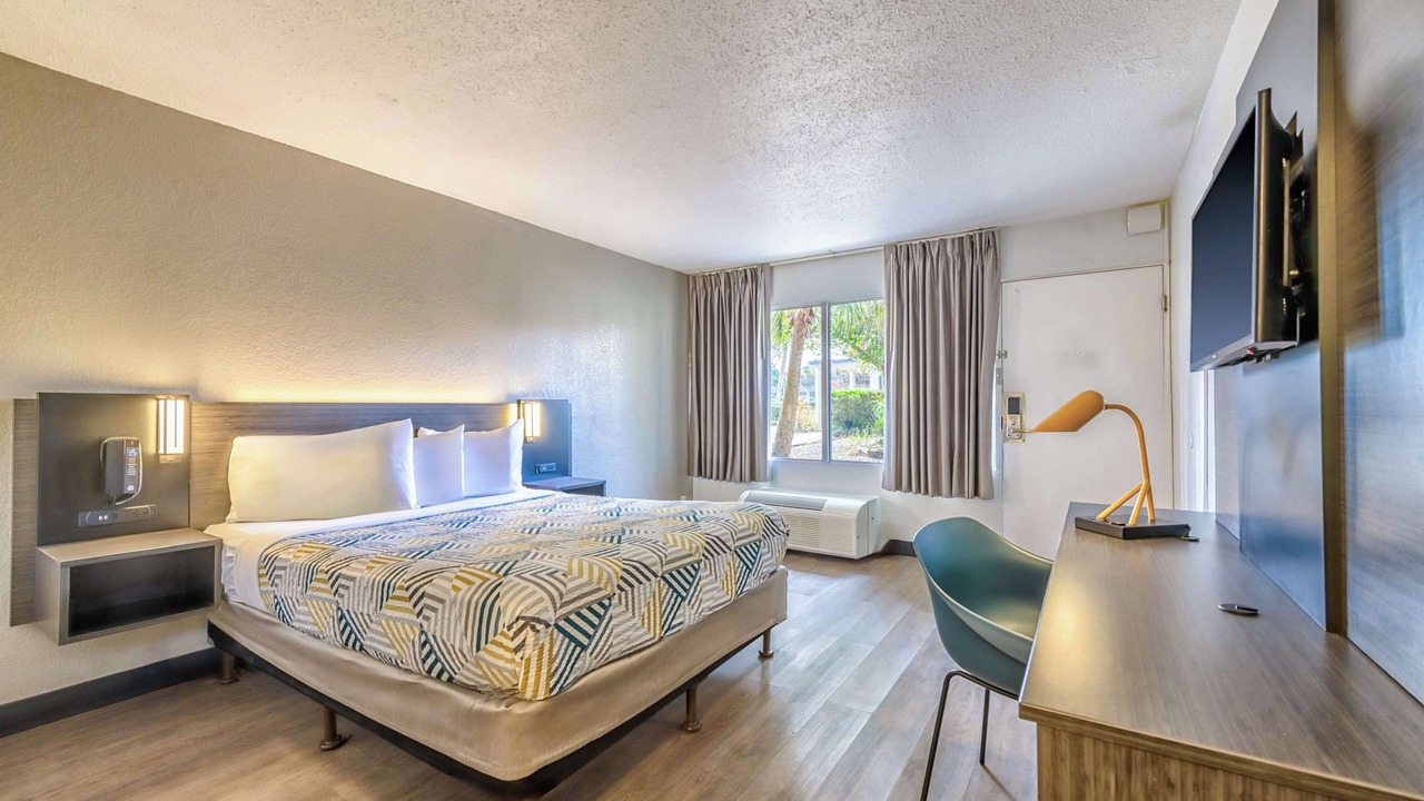 Photo of Bedroom in Weeki Wachee