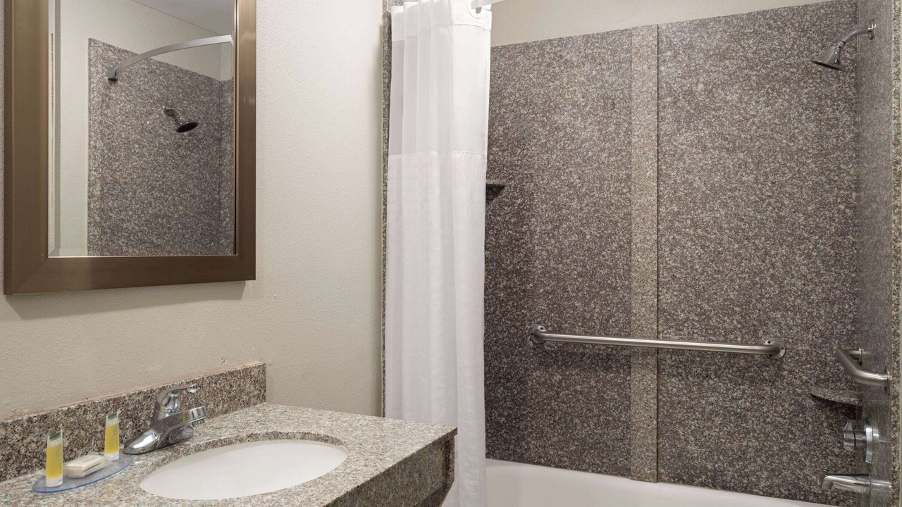 Photo of Bathroom in Weldon