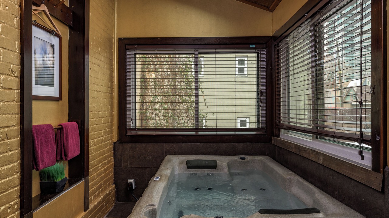 Photo of Bedroom in Five Points