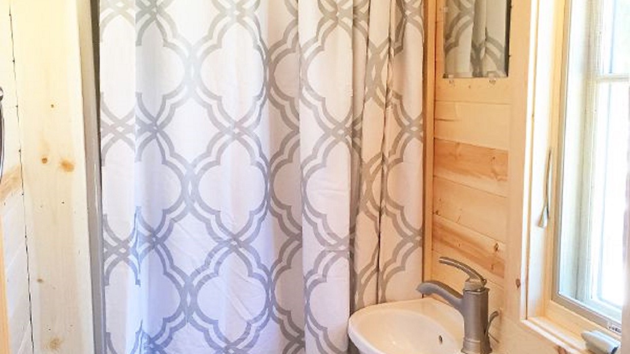 Photo of Bathroom in Ardenvoir