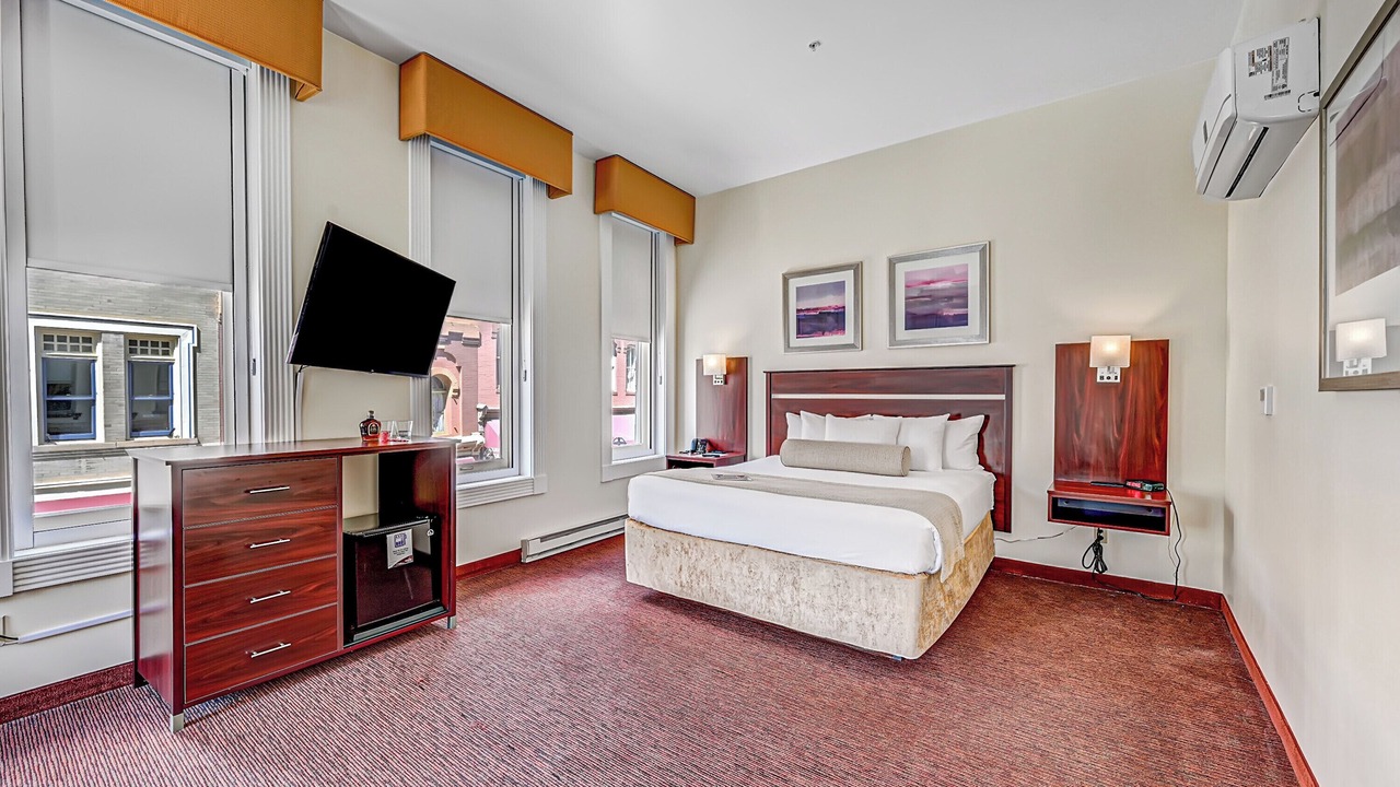 Photo of Bedroom in Central City