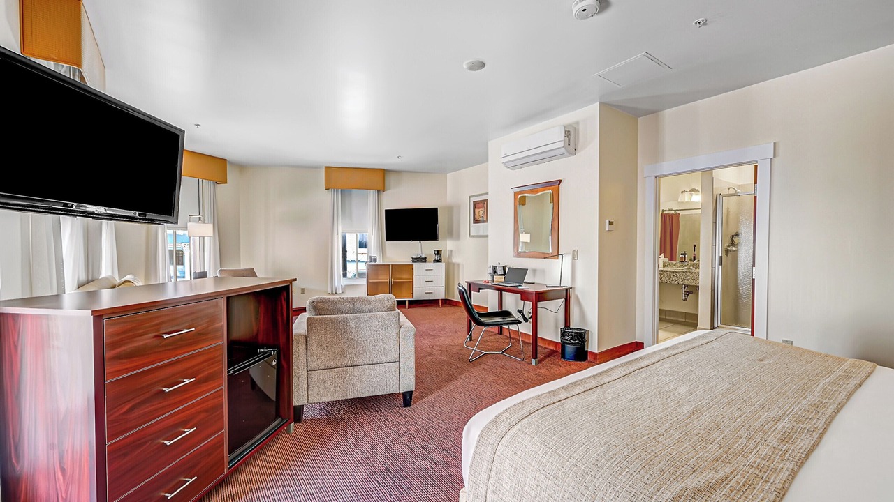Photo of Bedroom in Central City
