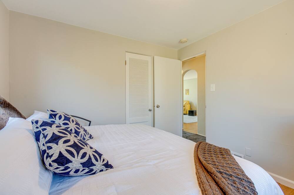 Photo of Bedroom in Edgewater