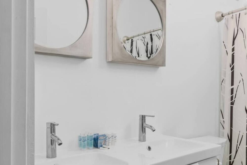Photo of Bathroom in Hope Gardens