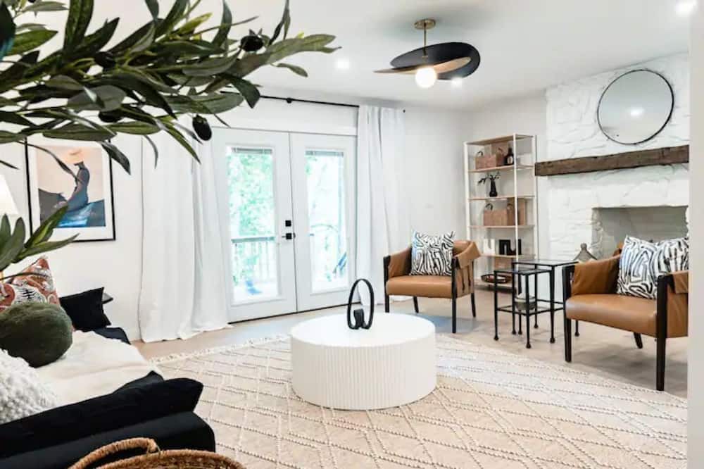 Photo of Livingroom in Rhinebeck