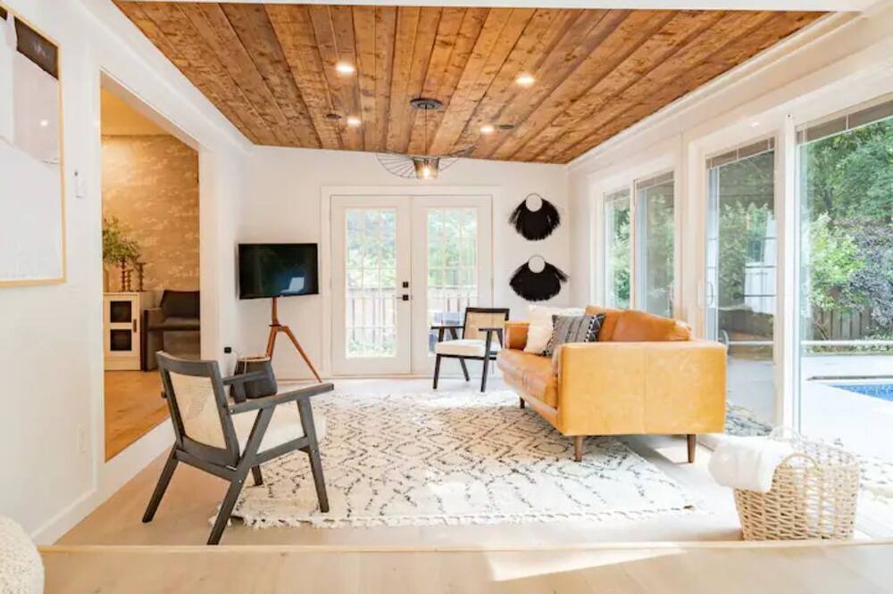 Photo of Livingroom in Rhinebeck