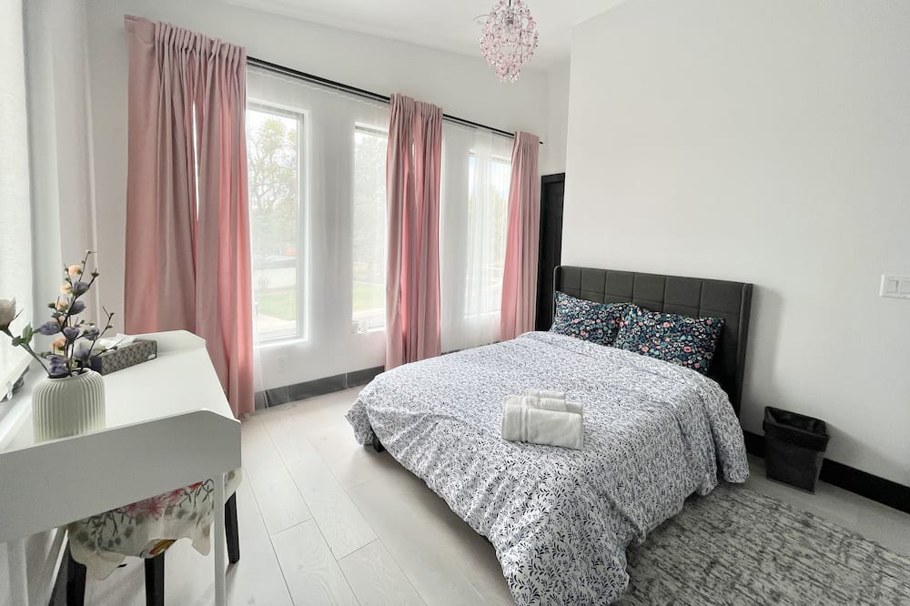 Photo of Bedroom in Englewood