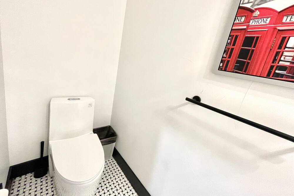 Photo of Bathroom in Englewood
