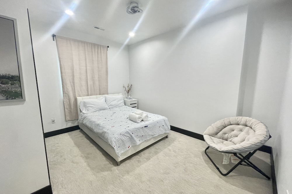 Photo of Bedroom in Englewood